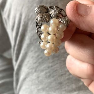 Pearl brooch with grape leaves and vines (silver) Worn as a pin or pendant